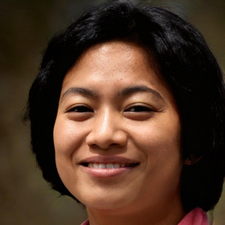 Portrait of Indira sharing her collaborative learning experience